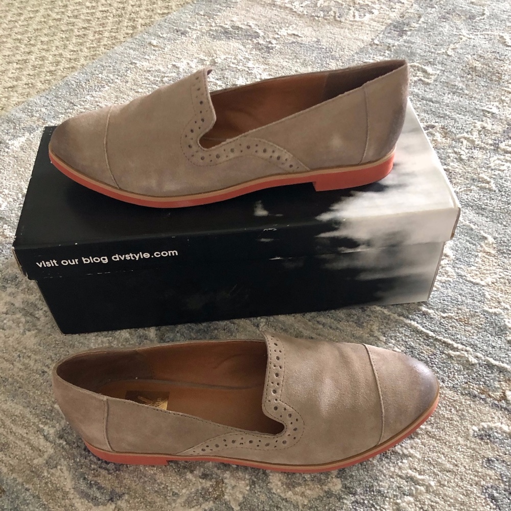 Dolce Vita Maya Taupe Suede Loafers (sz 7)
